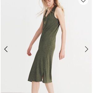 Madewell Dresses - Madewell V Neck Jersey Midi Dress in Forest Green Madewell Dresses - Madewell V Neck Jersey Midi Dress in Forest Green